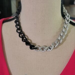 Silver & Black chain link contemporary necklace. Like new excellent condition